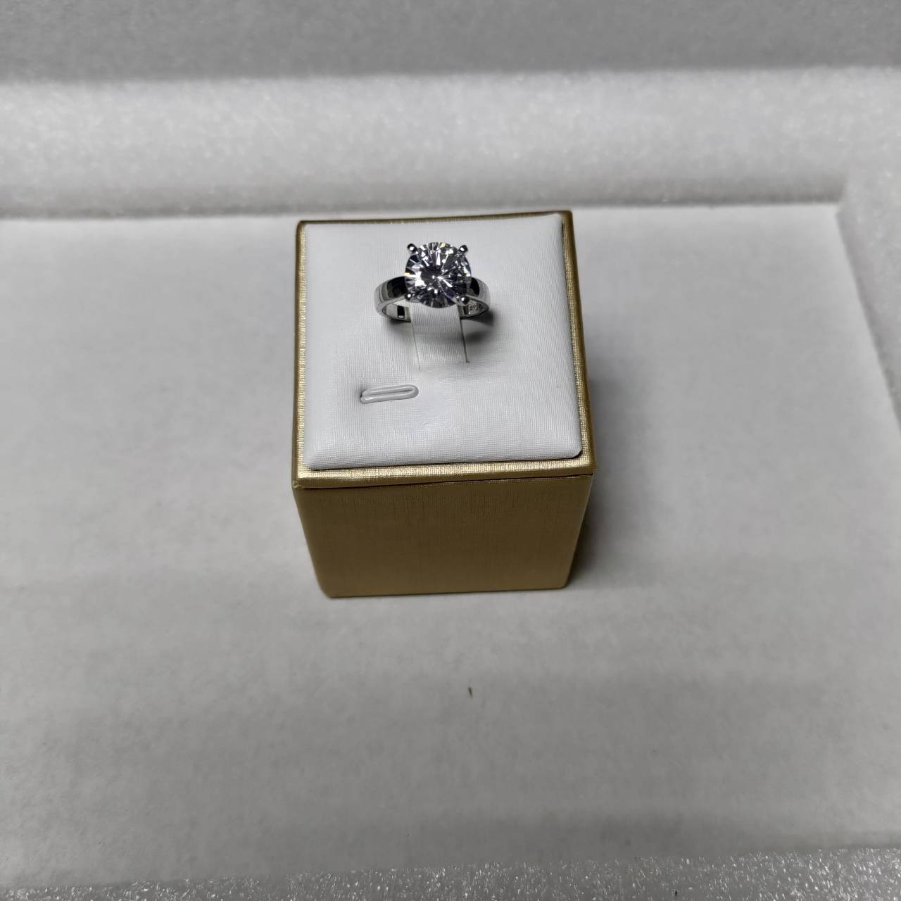 0.5克拉18k金台台